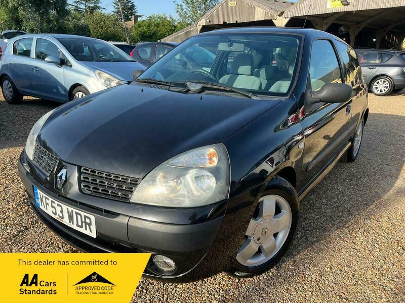 Renault Clio 1.4 16V Expression Black #3