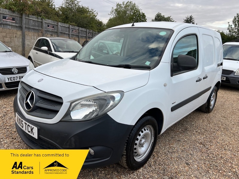 Mercedes-Benz G Class 1.5 109 Cdi Blueefficiency White