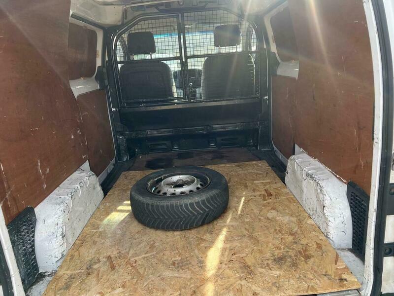Nissan NV200 Panel Van White #18