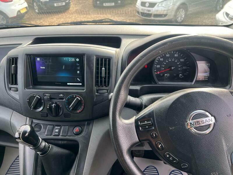 Nissan NV200 Panel Van White #16