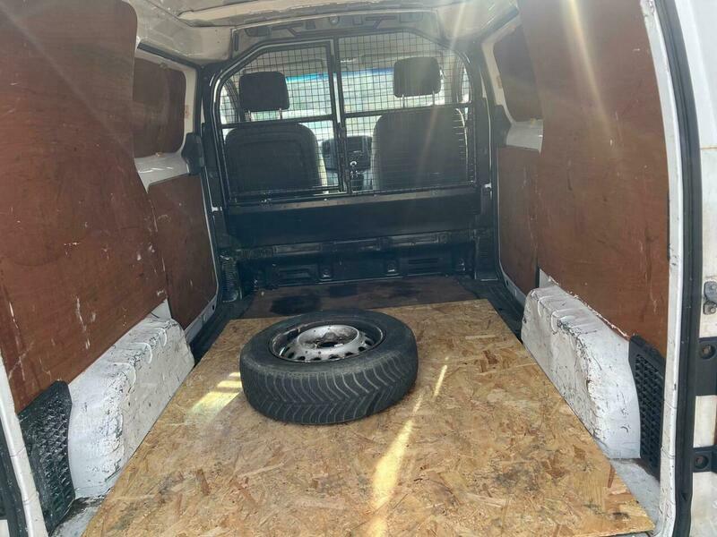 Nissan NV200 Panel Van White #19