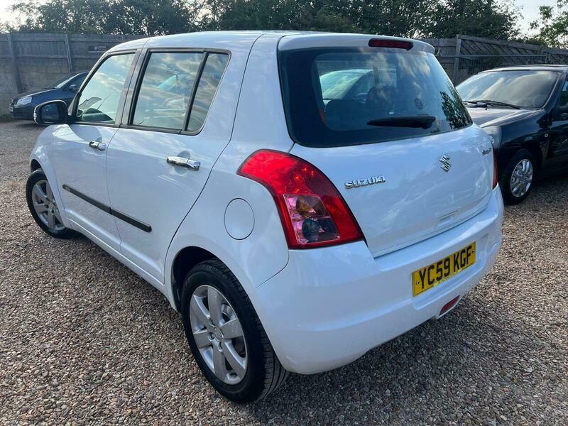 Suzuki Swift 1.3 Sz-l White #2