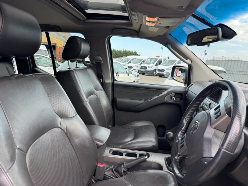 Nissan Navara Silver #23
