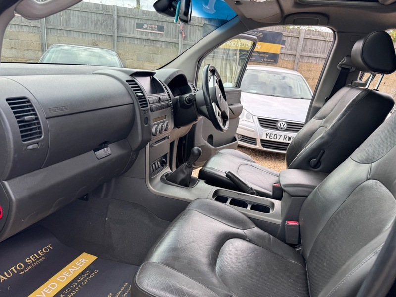 Nissan Navara Silver #17