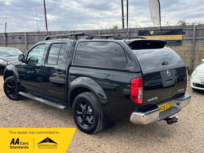 Nissan Navara 2.5 Dci Aventura Pickup Black #4