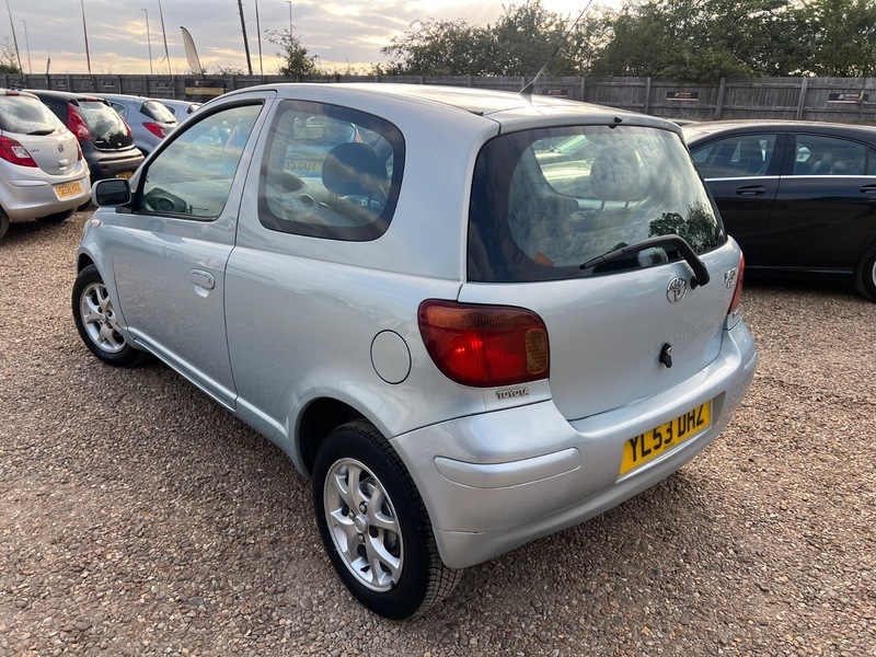 Toyota Yaris Vvti T Spirit Silver #5
