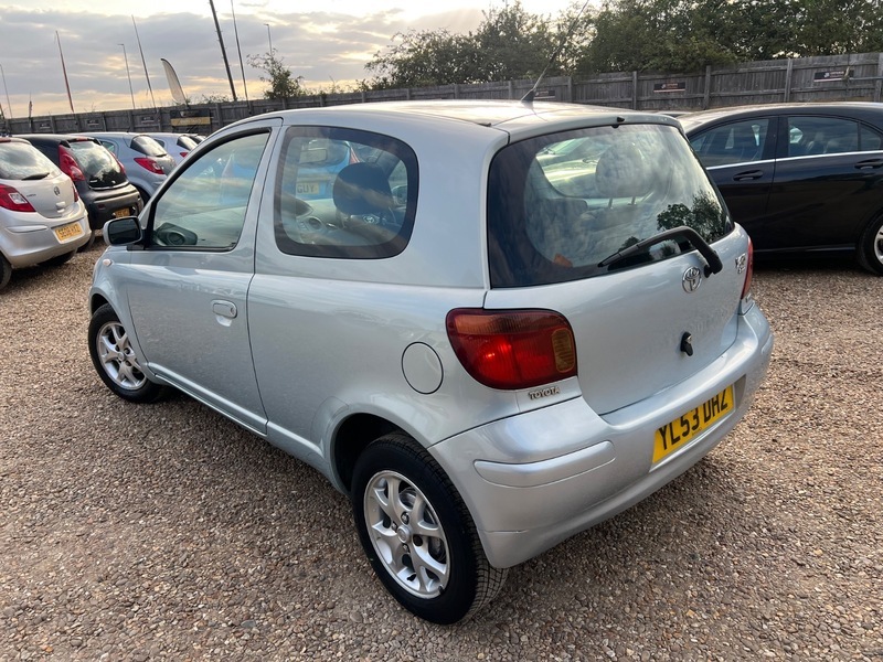Toyota Yaris Hatchback #8