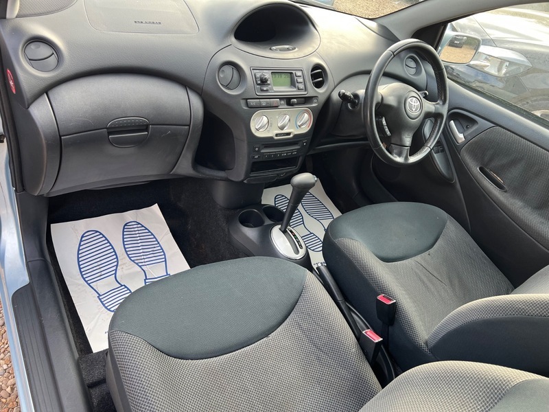 Toyota Yaris Hatchback #25