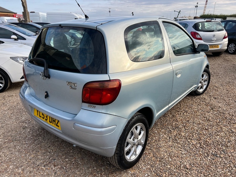 Toyota Yaris Hatchback #9