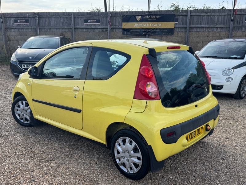 Peugeot 107 Hatchback Red #12