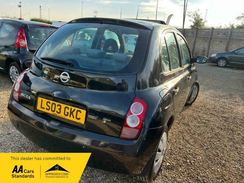 Nissan Micra 1.2 16V S Black #2