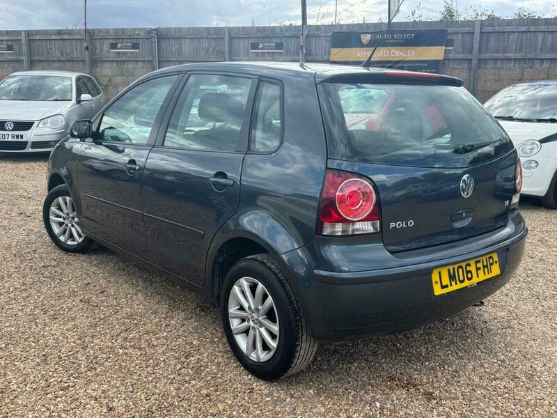 Volkswagen Polo Hatchback 1.2 E 200656 Silver #12