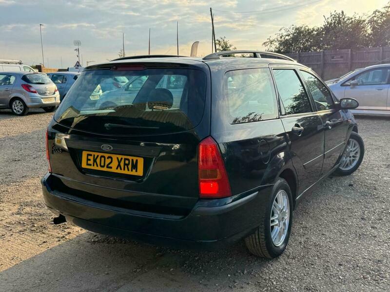 Ford Focus 1.8 L 1.8 Tddi Ghia Blue #17