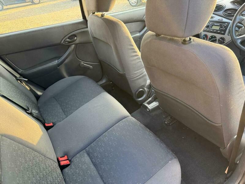 Ford Focus 1.8 L 1.8 Tddi Ghia Blue #22