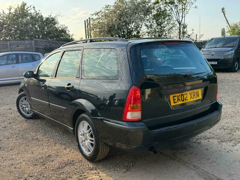 Ford Focus 1.8 L 1.8 Tddi Ghia Blue #10