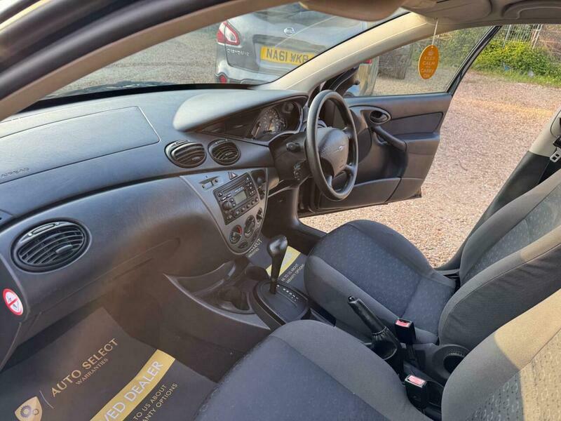 Ford Focus 1.8 L 1.8 Tddi Ghia Blue #19