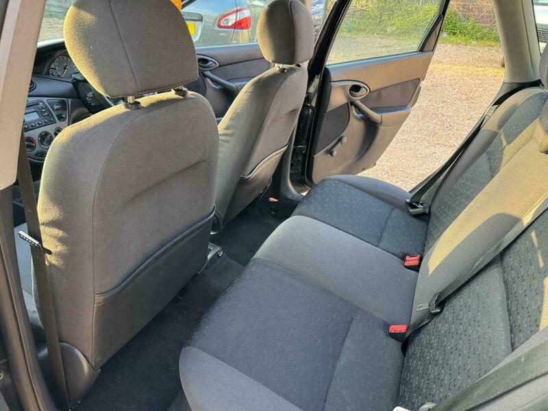 Ford Focus 1.8 L 1.8 Tddi Ghia Blue #21