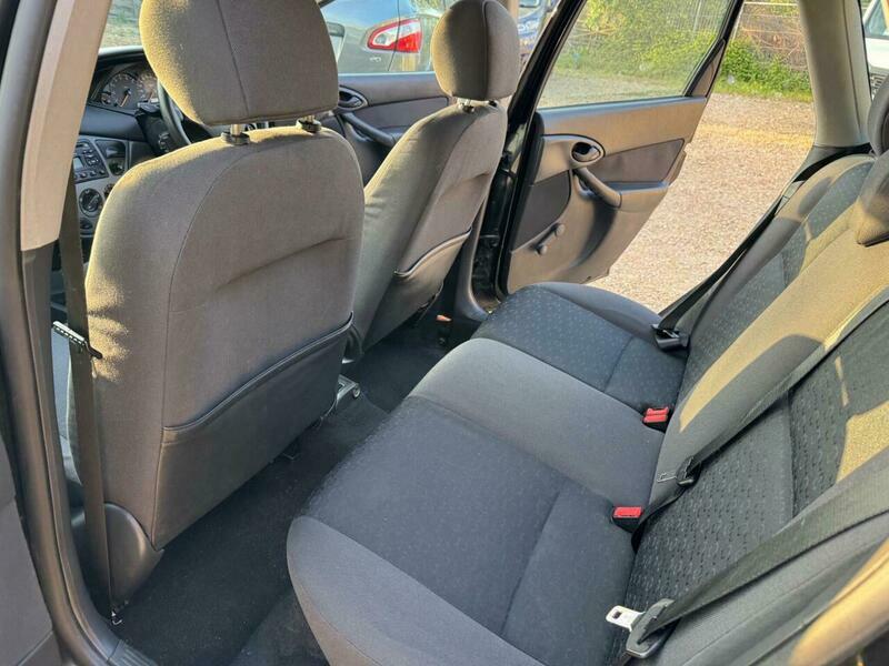 Ford Focus 1.8 L 1.8 Tddi Ghia Blue #20