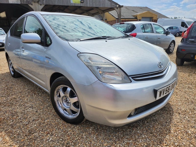 Toyota Prius T4 Black #16