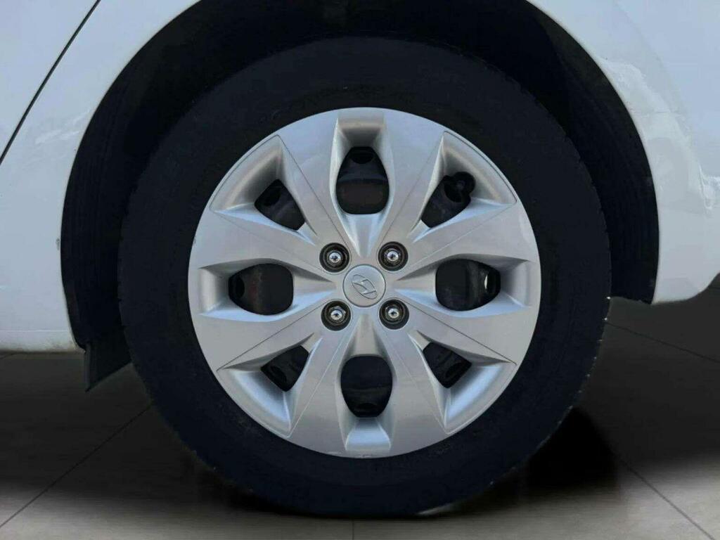 Hyundai I20 Hatchback Black #14
