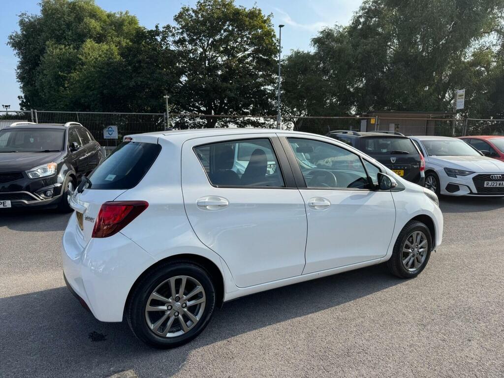Toyota Yaris 1.33 Dual Vvt-i Icon Euro 5 Euro 5 White #4