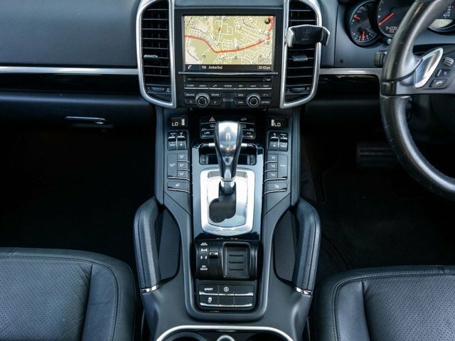 Porsche Cayenne 3L Null White #16