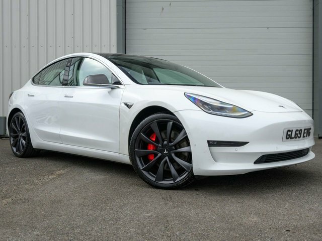 Tesla Model 3 2019 Dual Motor Performance Saloon White