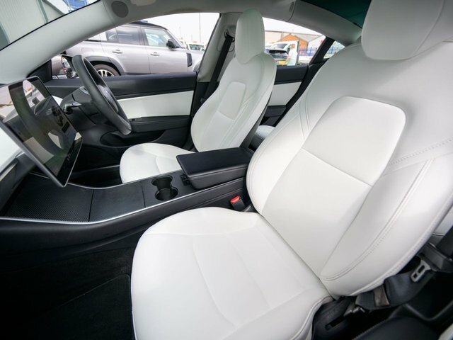 Tesla Model 3 Standard Range Plus Saloon Rwd White #16