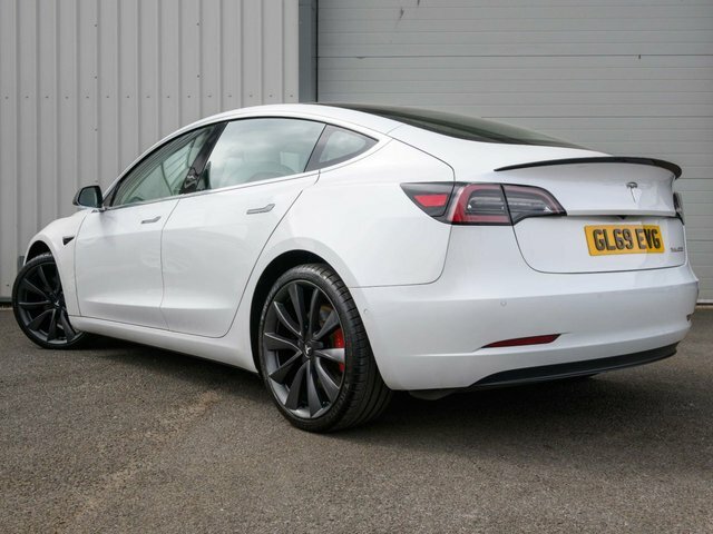 Tesla Model 3 2019 Dual Motor Performance Saloon White #2