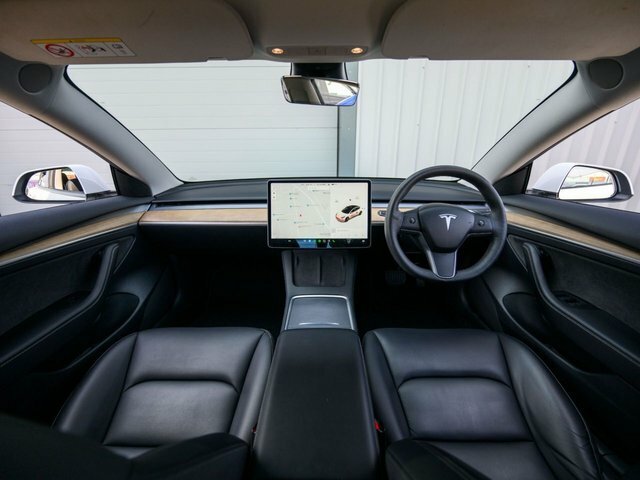 Tesla Model 3 2021 Standard Range Plus Saloon White #3