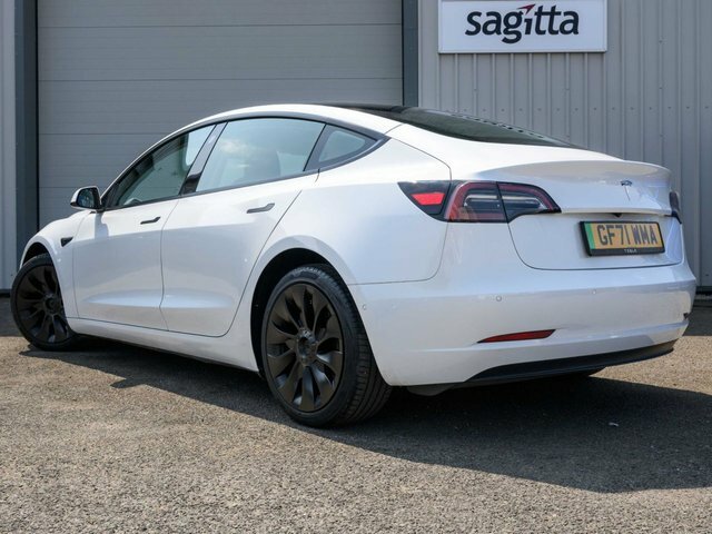 Tesla Model 3 2021 Standard Range Plus Saloon White #2