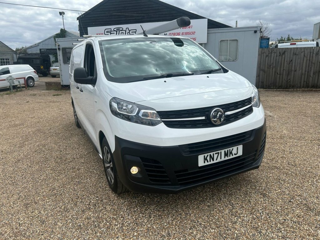 Vauxhall Vivaro 1.5L Dynamic 6Dr White #5