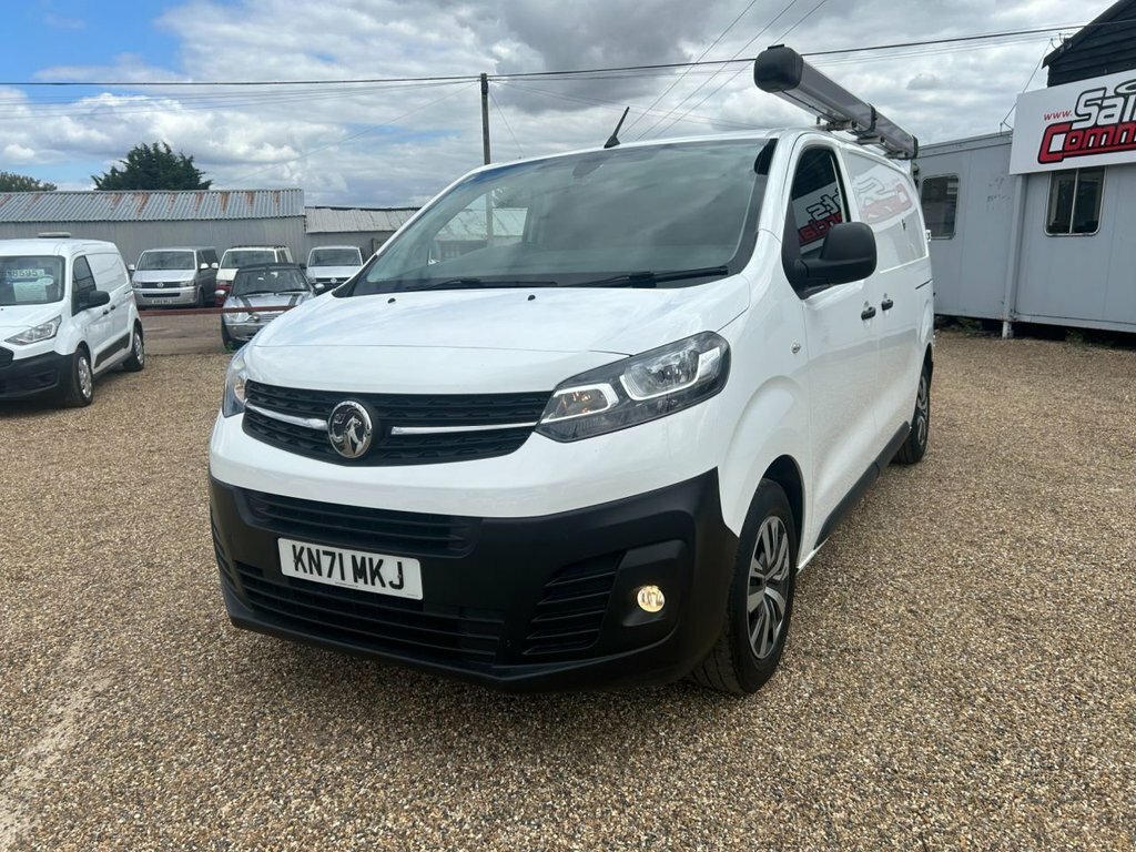 Vauxhall Vivaro 1.5L Dynamic 6Dr White #3