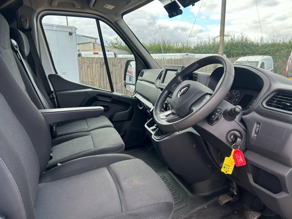 Renault Master 2.3L Business White #6