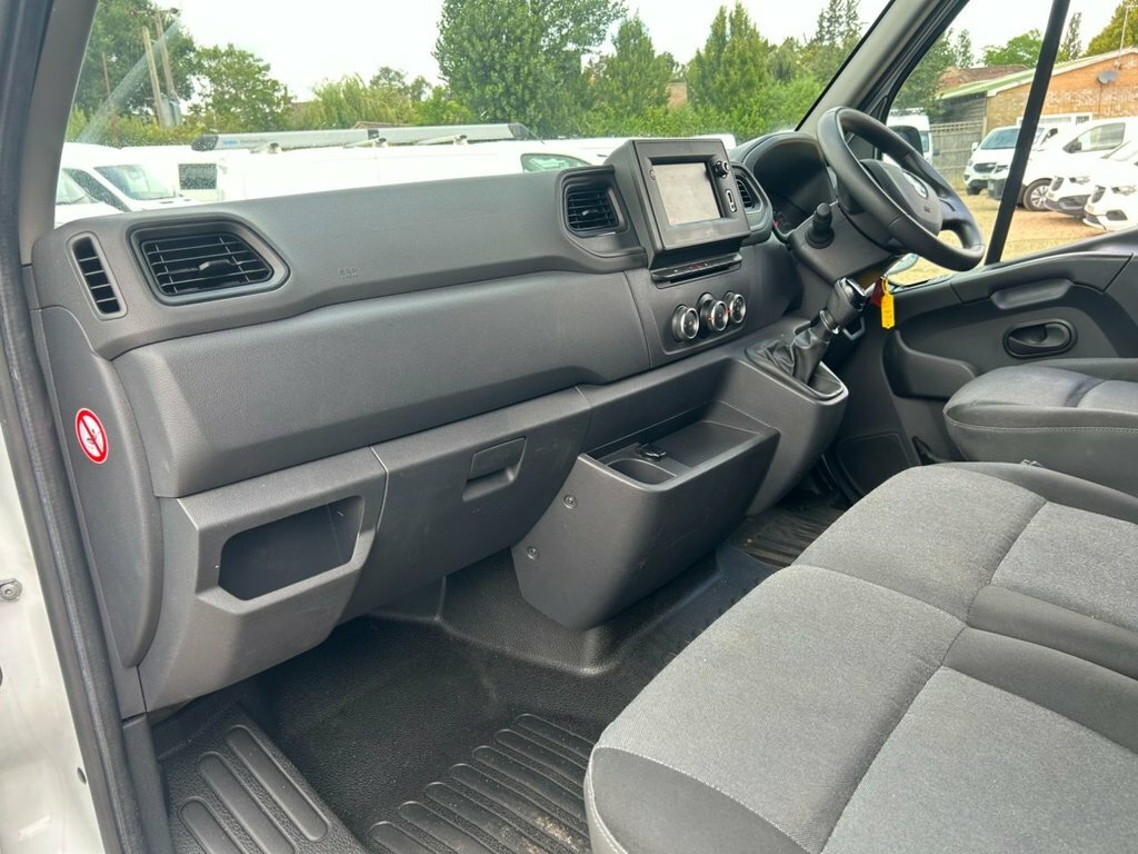 Renault Master Panel Van 2.3 Dci 35 Business Fwd Lwb Medium Roof White #25