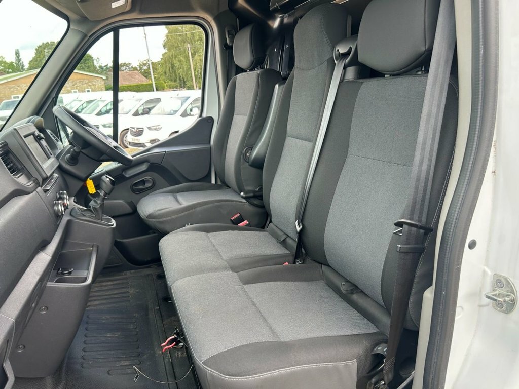 Renault Master Panel Van 2.3 Dci 35 Business Fwd Lwb Medium Roof White #24