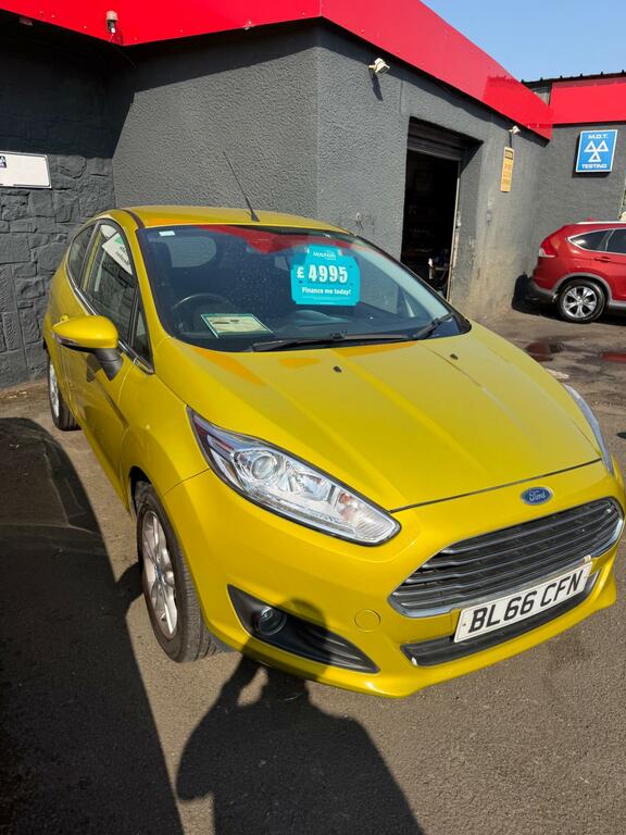 Ford Fiesta Hatchback 1.25 Zetec Euro 6 201666 Yellow