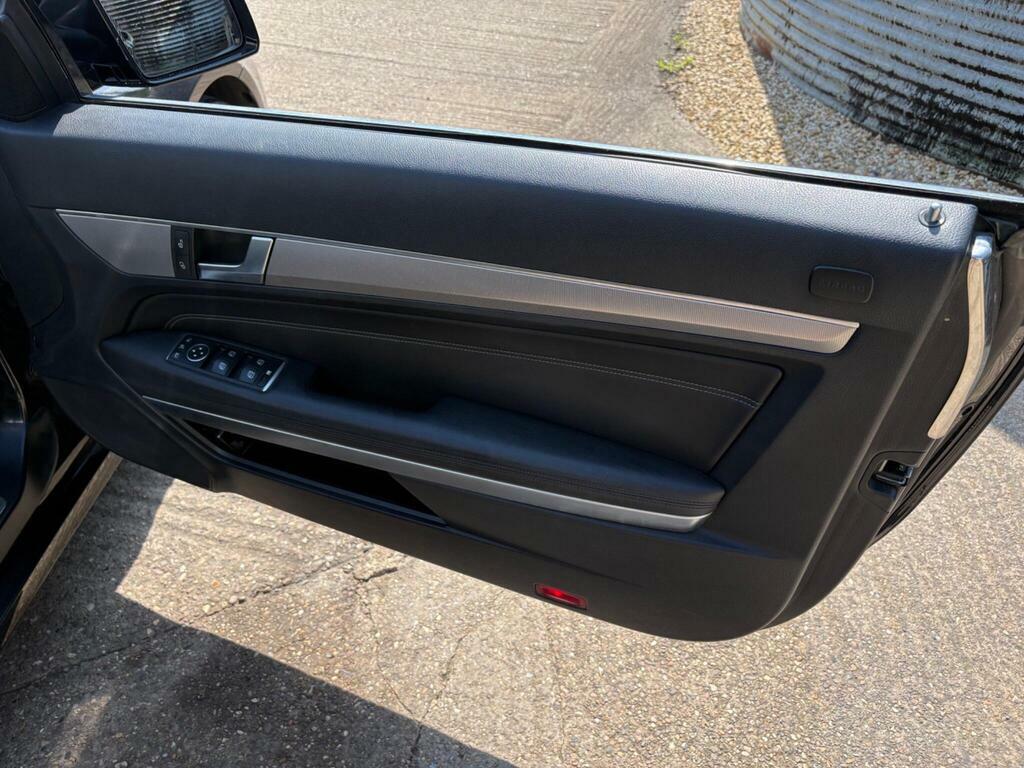 Mercedes-Benz E Class 2014 64 2.1 Black #16