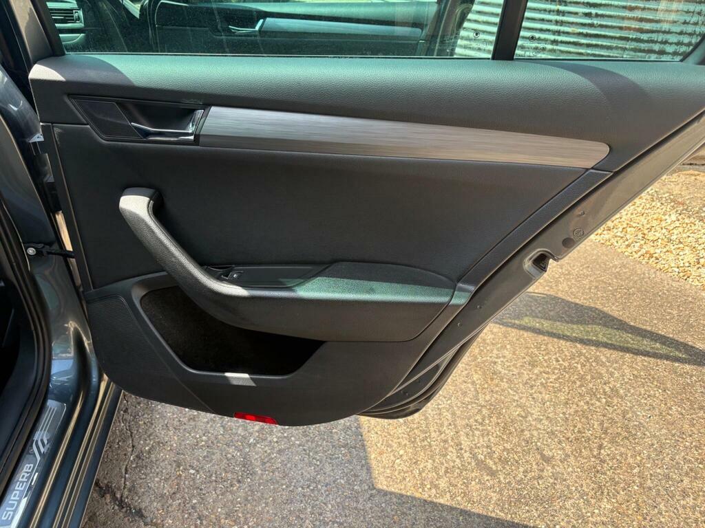 Skoda Superb 2.0 Tdi Cr Se Technology Dsg 7 Speed Blue #15
