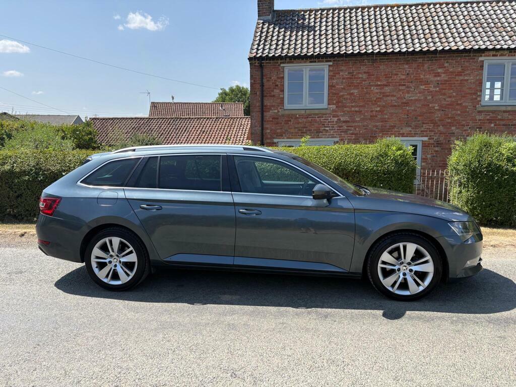 Skoda Superb 2.0 Tdi Cr Se Technology Dsg 7 Speed Blue #7