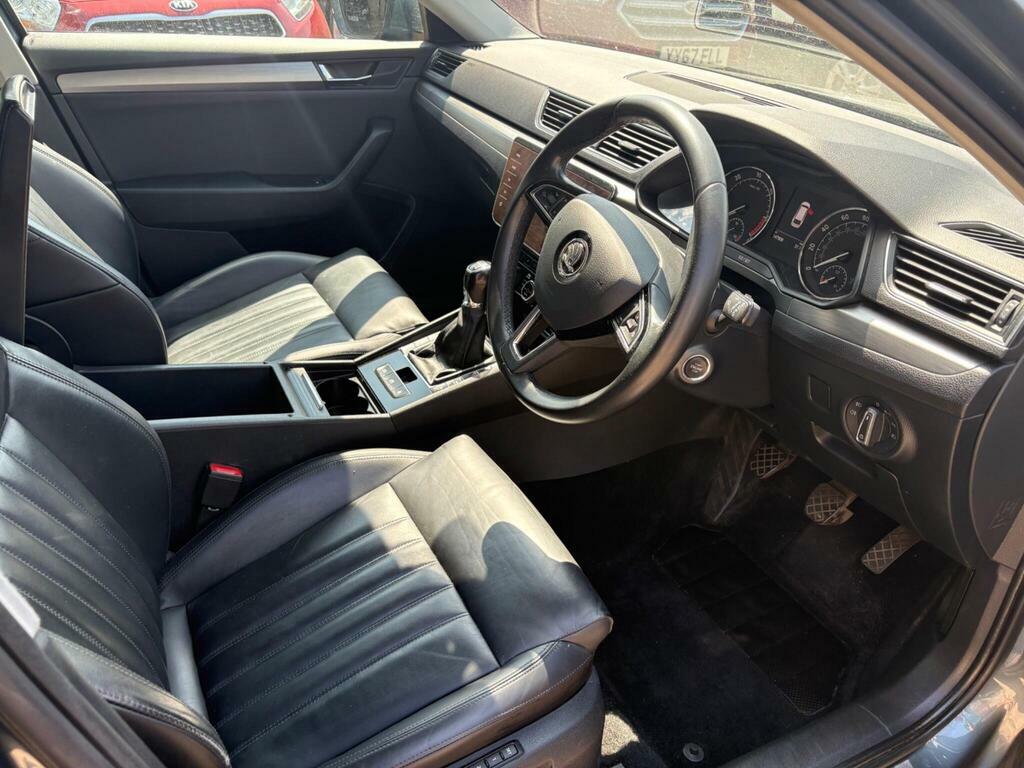 Skoda Superb 2.0 Tdi Cr Se Technology Dsg 7 Speed Blue #9