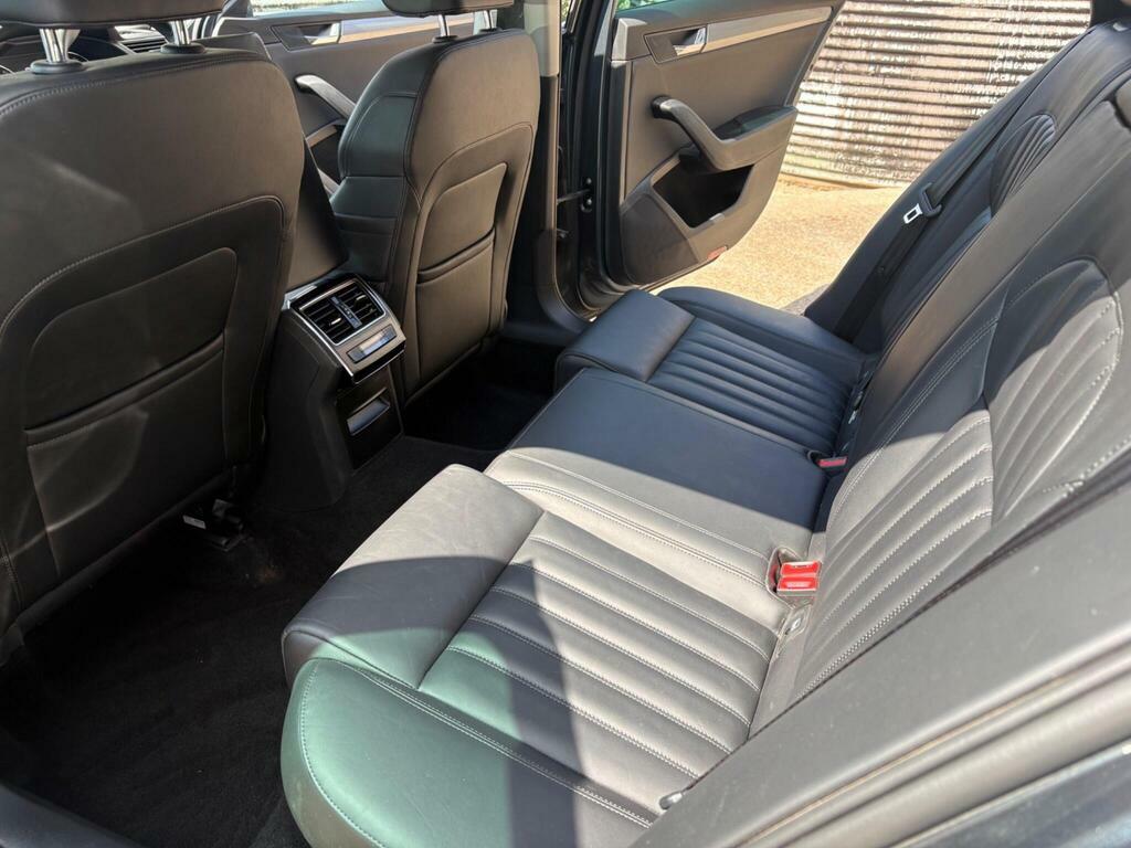 Skoda Superb 2.0 Tdi Cr Se Technology Dsg 7 Speed Blue #12