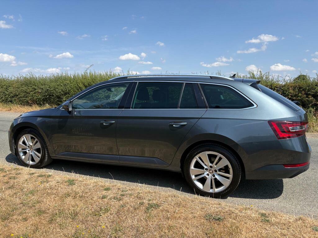 Skoda Superb 2.0 Tdi Cr Se Technology Dsg 7 Speed Blue #8