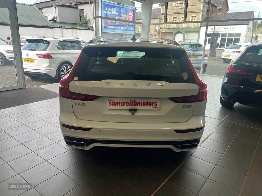 Volvo V60 2.0 D3 R Design White #6