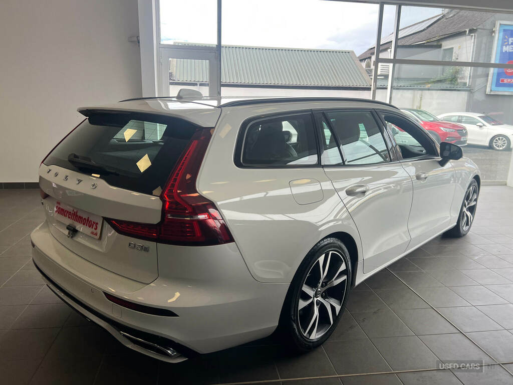 Volvo V60 D3 Momentum Pro Sunroof, Park Assist Heate Grey #7