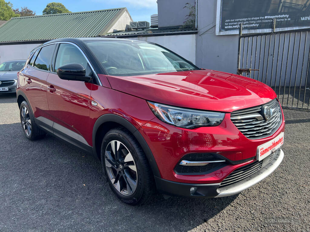 Vauxhall Grandland X 1.5 Turbo D Sri Nav Red
