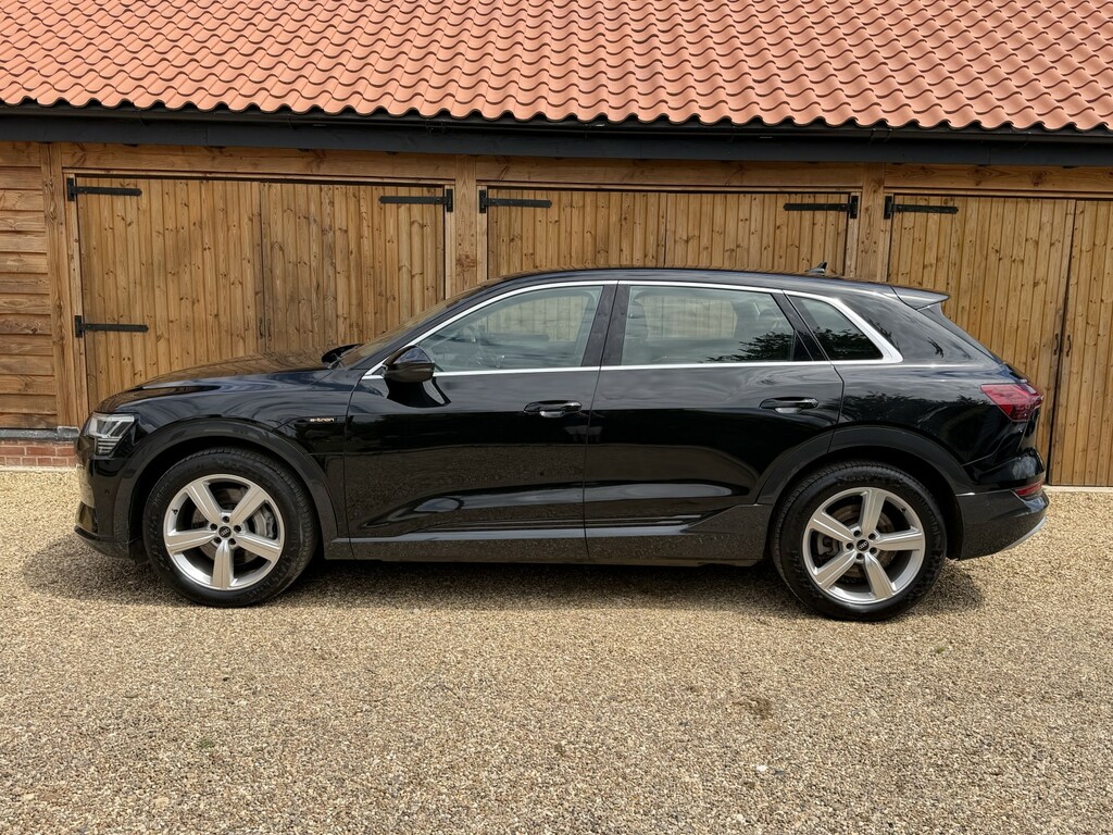 Audi E-tron Suv AV71WVK Black #3