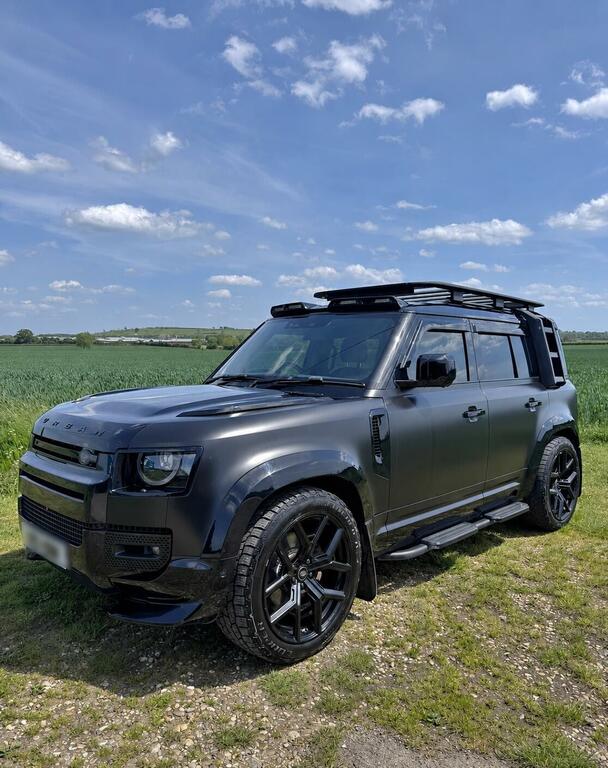 Land Rover Defender 110 Se Black