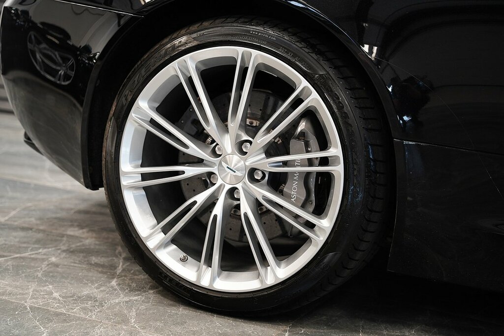 Aston Martin DB9 V12 Black #5