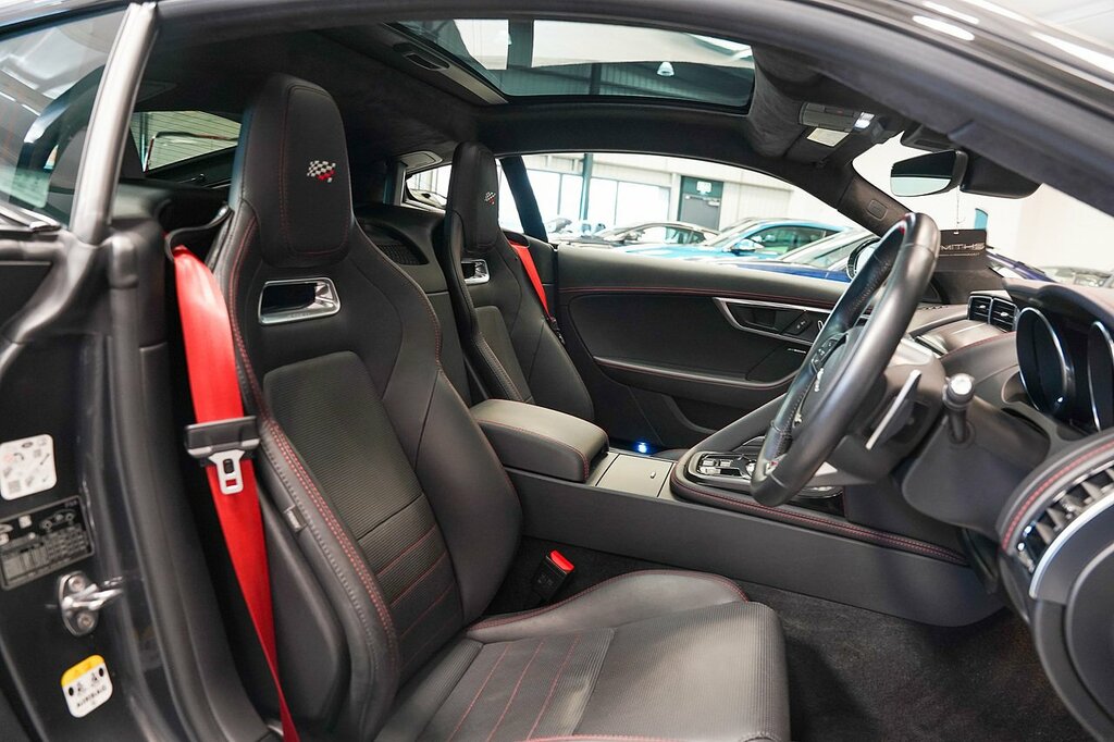 Jaguar F-Type 2.0 R-dynamic Blue #17